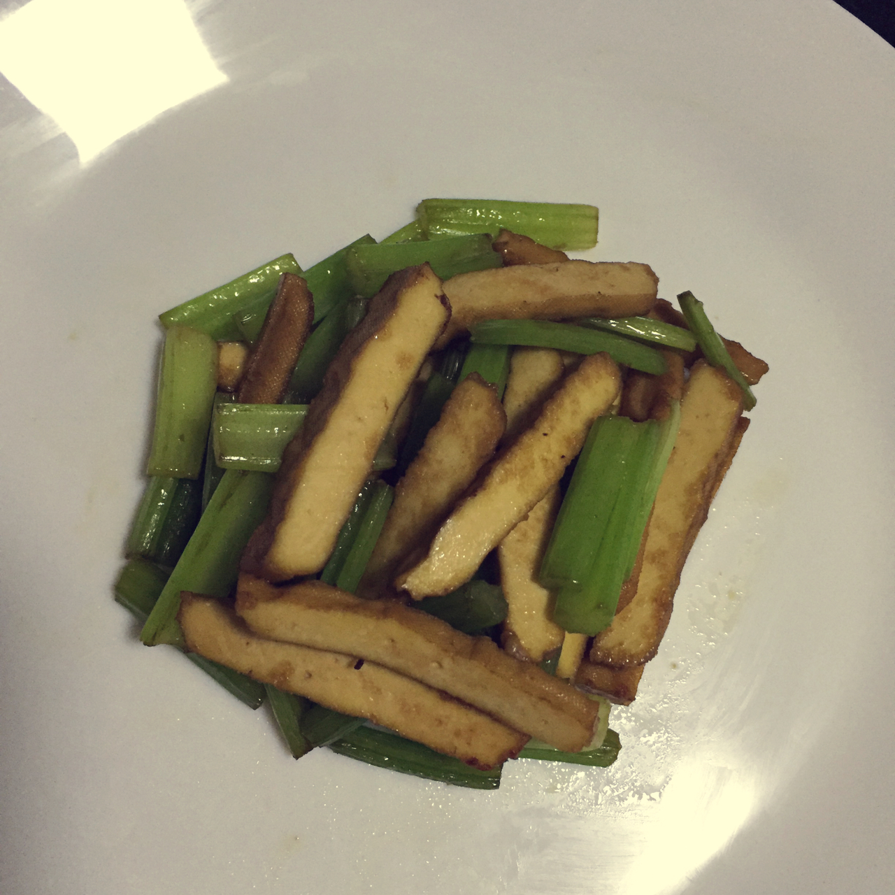 素菜：芹菜炒豆腐干