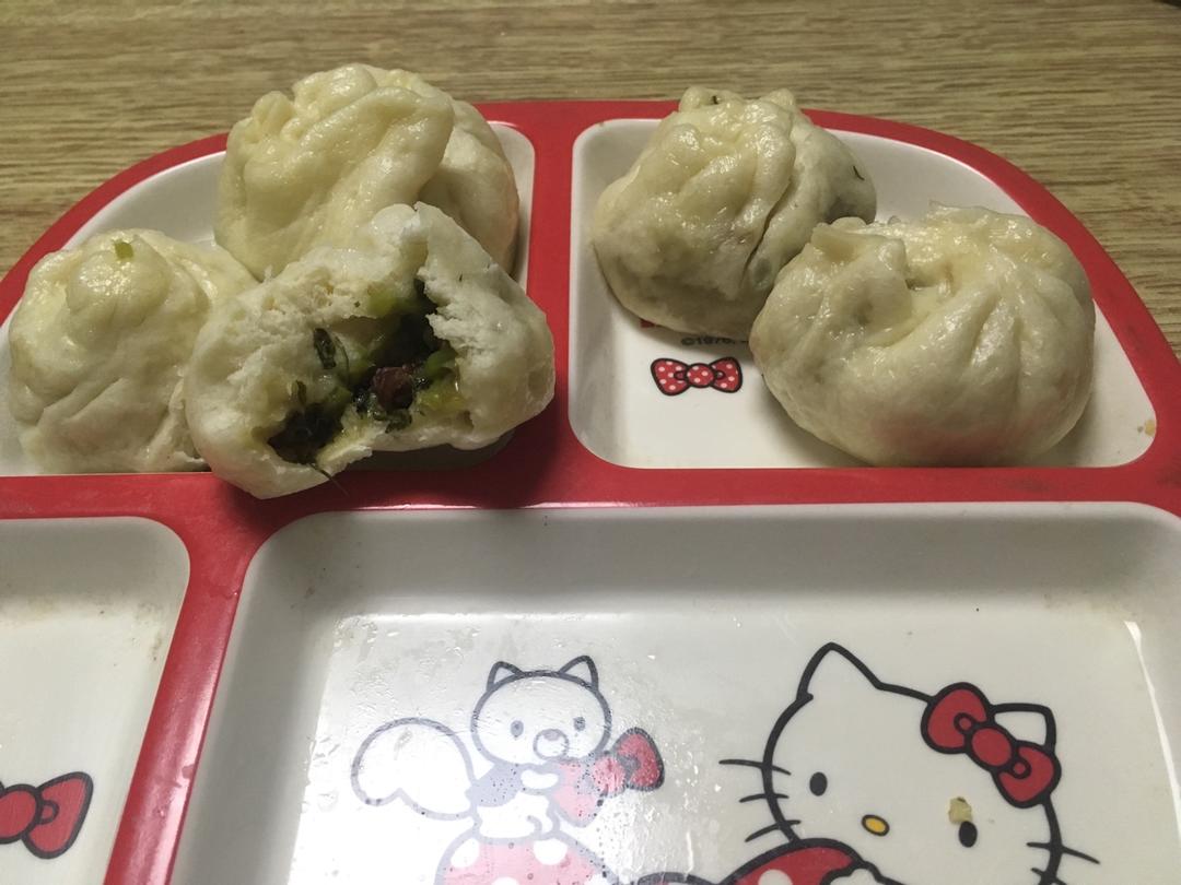 苋菜腊肉包子