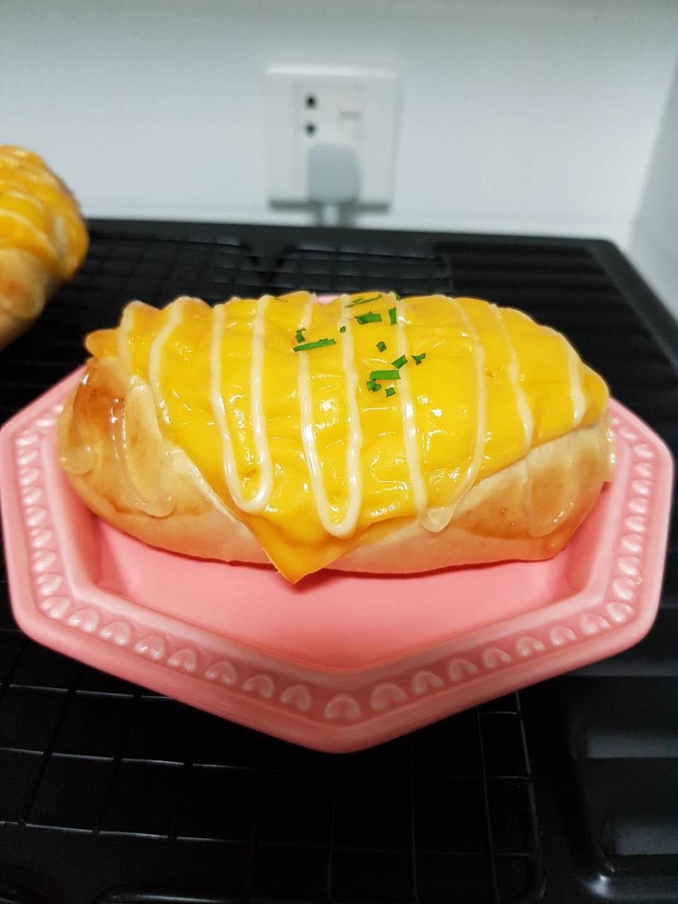 肉松芝士面包