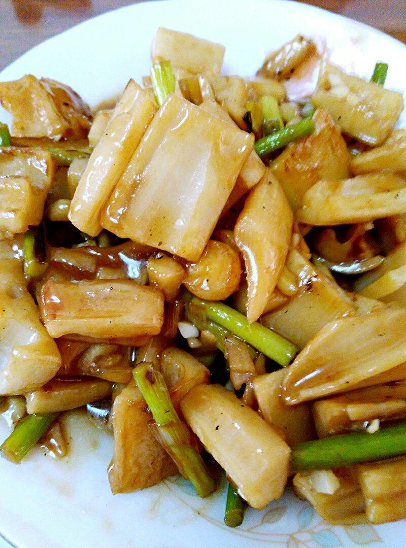 糖醋藕丁的做法