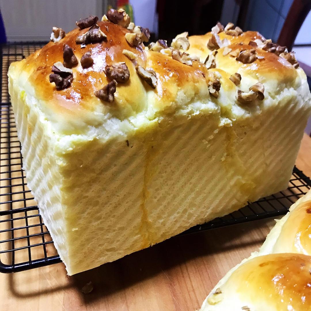 手机用户6911_w5jp做的手撕炼乳奶酥吐司 做超有料的吐司面包