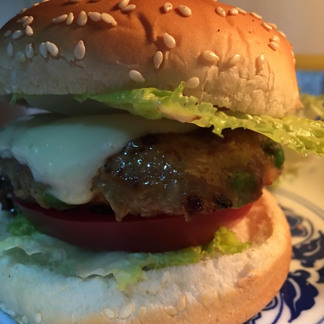 肉多汁的快手汉堡牛肉饼