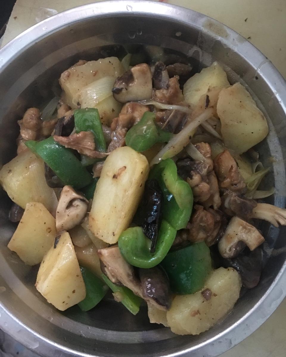 土豆香菇炖鸡腿