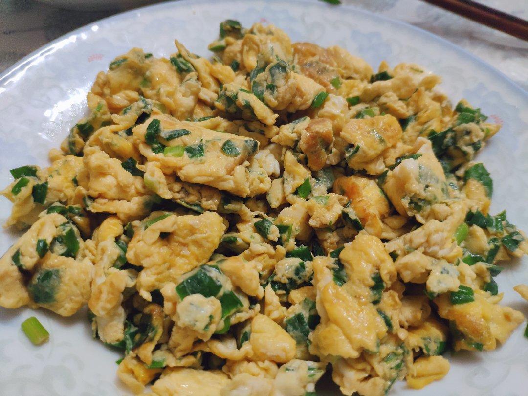 韭菜末炒鸡蛋