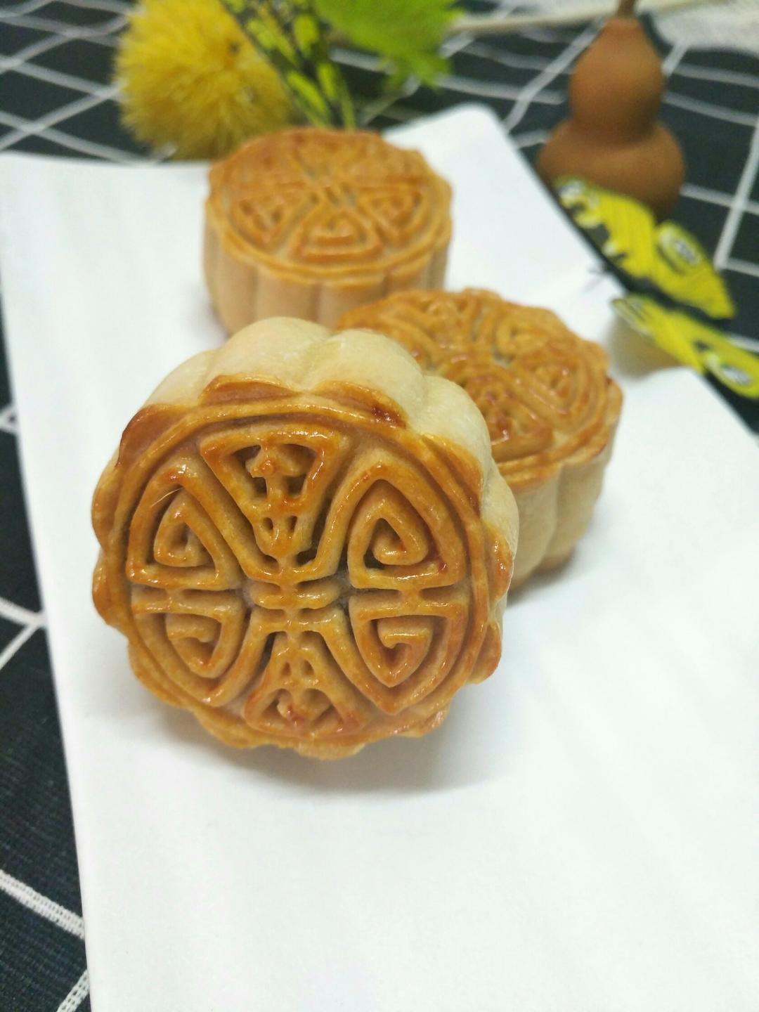 广式月饼—蛋黄冬翅月饼