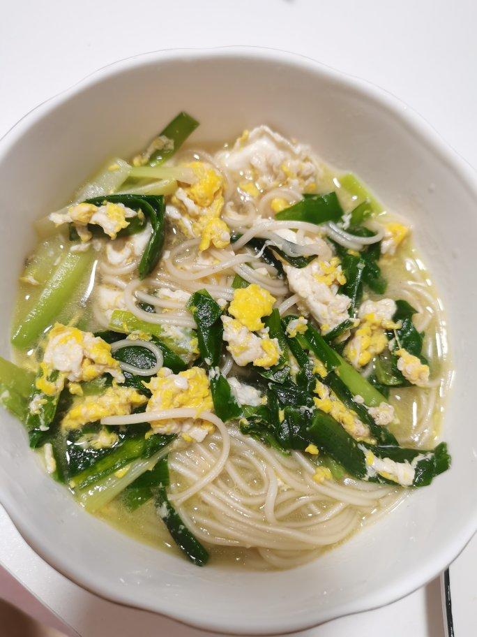 蜉蝣李某某做的韭菜鸡蛋面