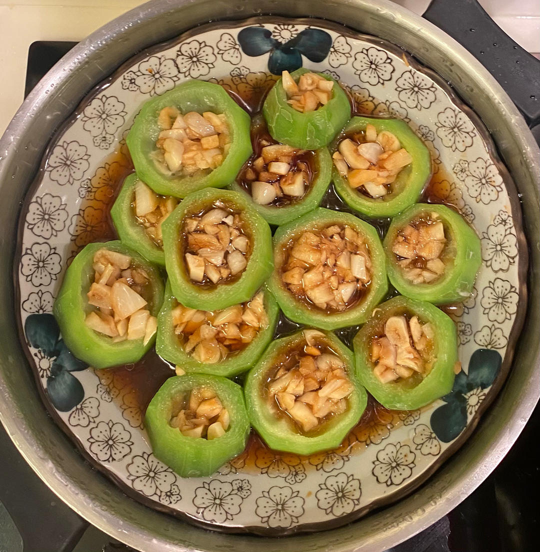 吃出肉味的清蒸蒜蓉丝瓜