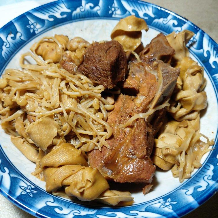 家常酱烧大骨头