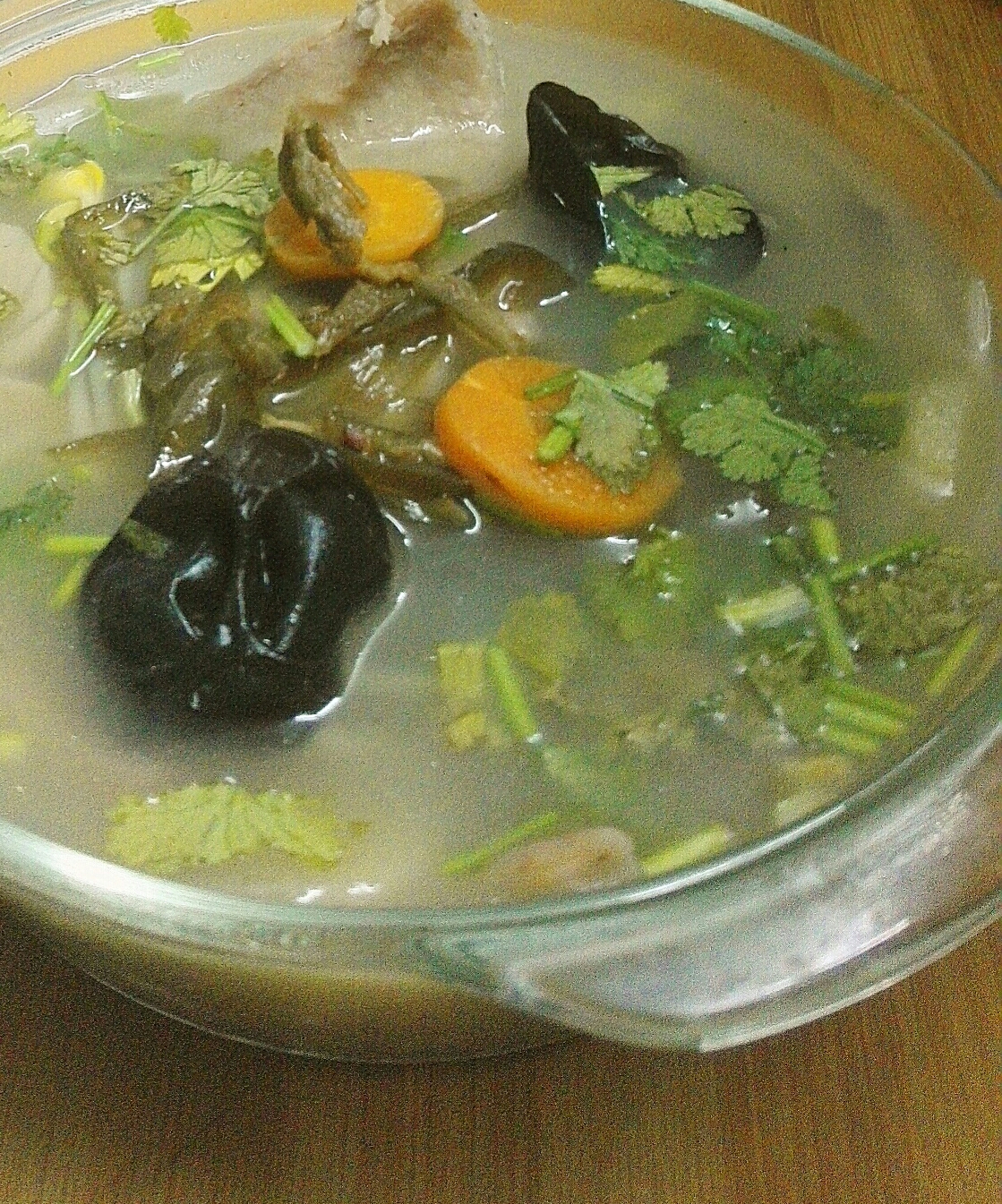 榴莲皮蔬果汤的做法