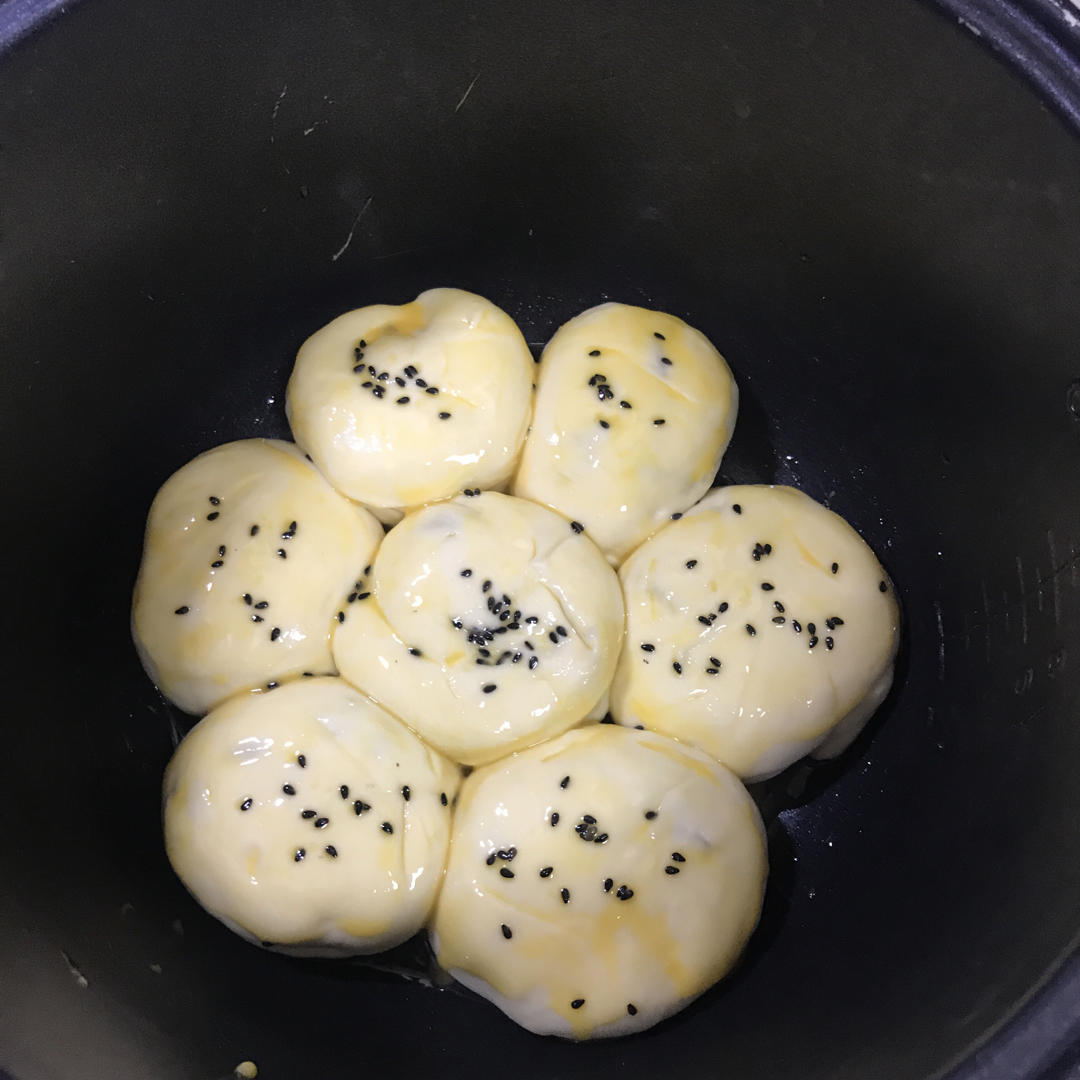用电饭锅做奶香蜂蜜小面包特别好吃