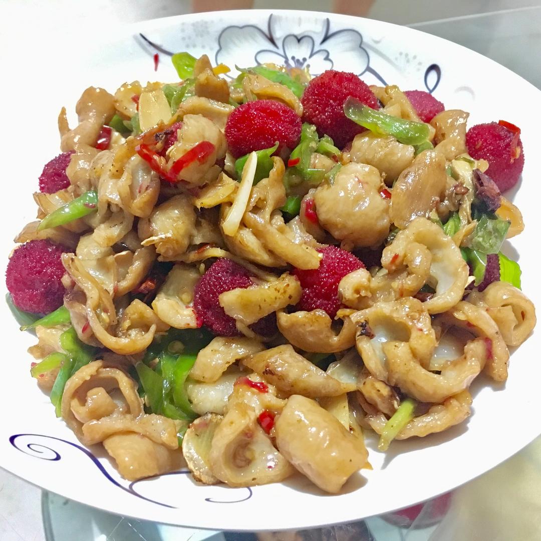 杨梅炒大肠的做法