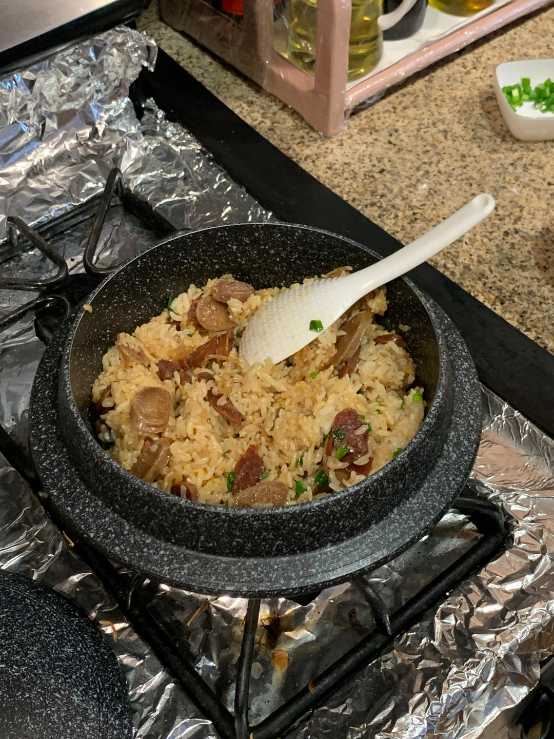 腊味煲仔饭，20分钟饭菜同出