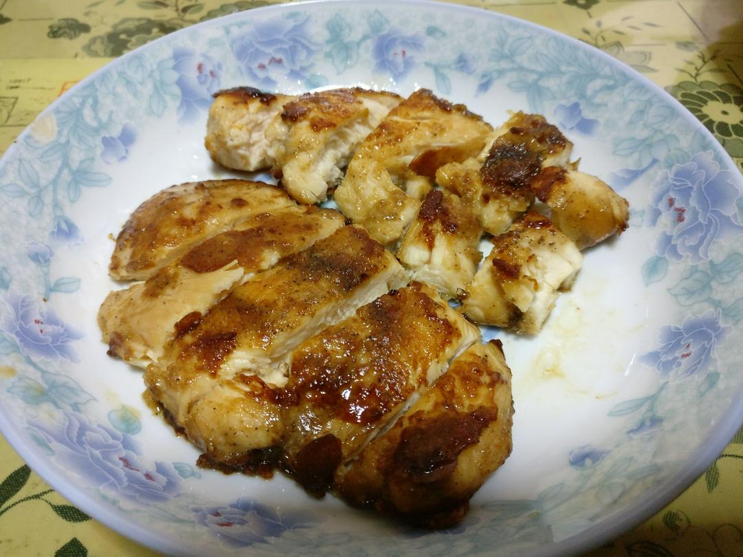 健身厨男版：香煎滑嫩鸡胸肉，全网最流行的鸡胸吃法！