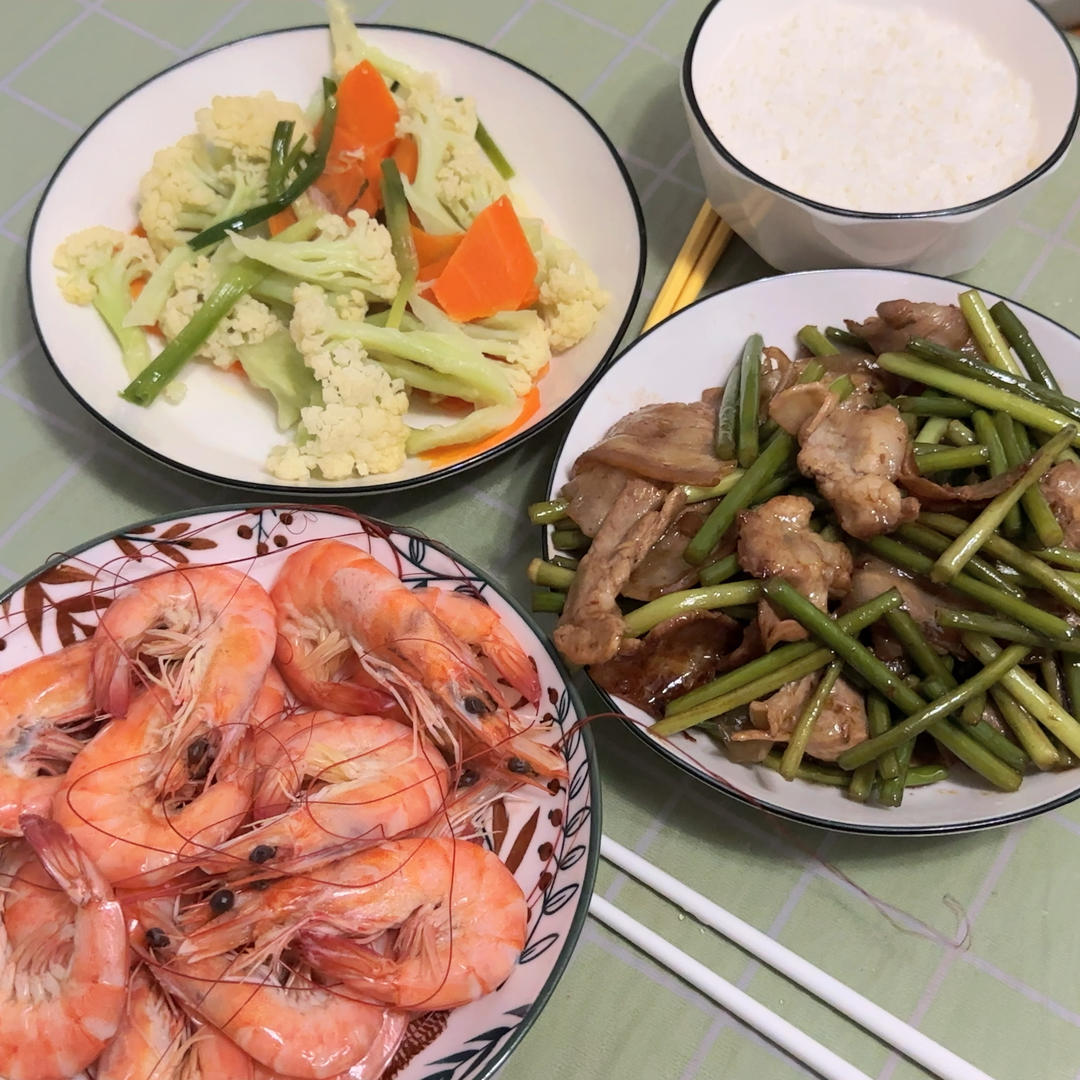 五花肉炒蒜苔 / 蒜薹炒肉
