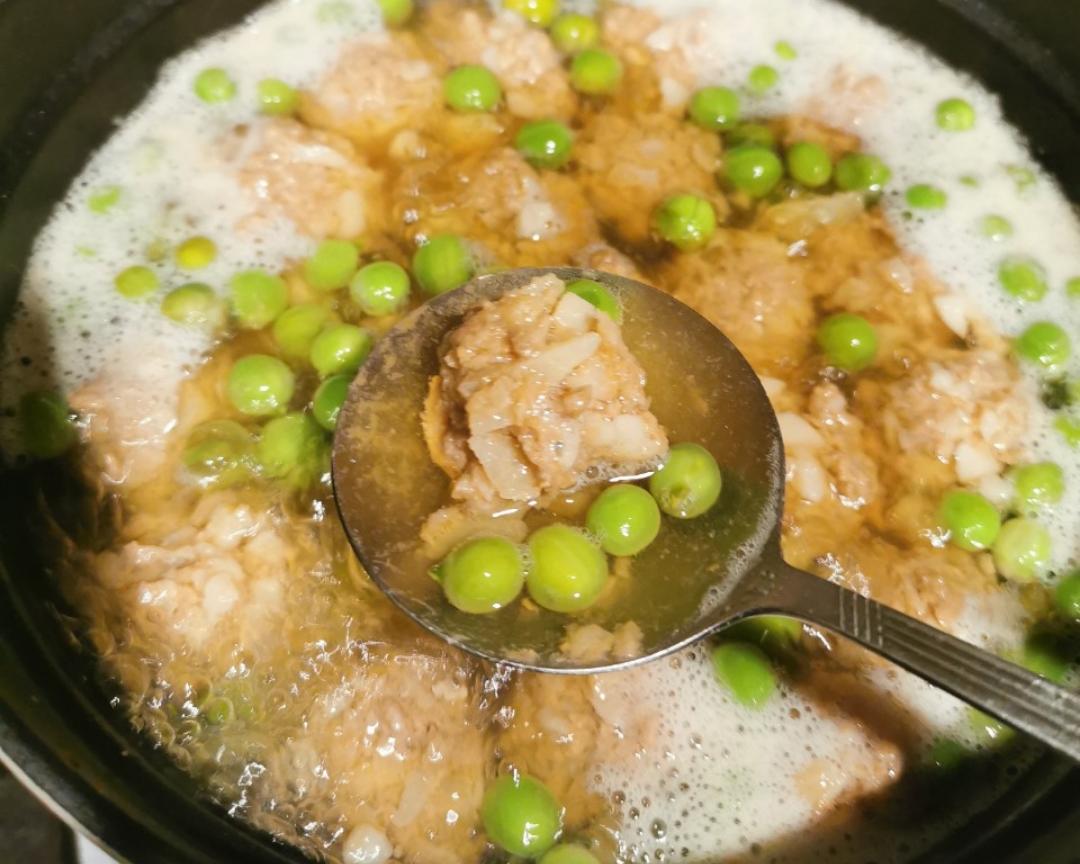 清甜美味的豌豆马蹄丸子汤