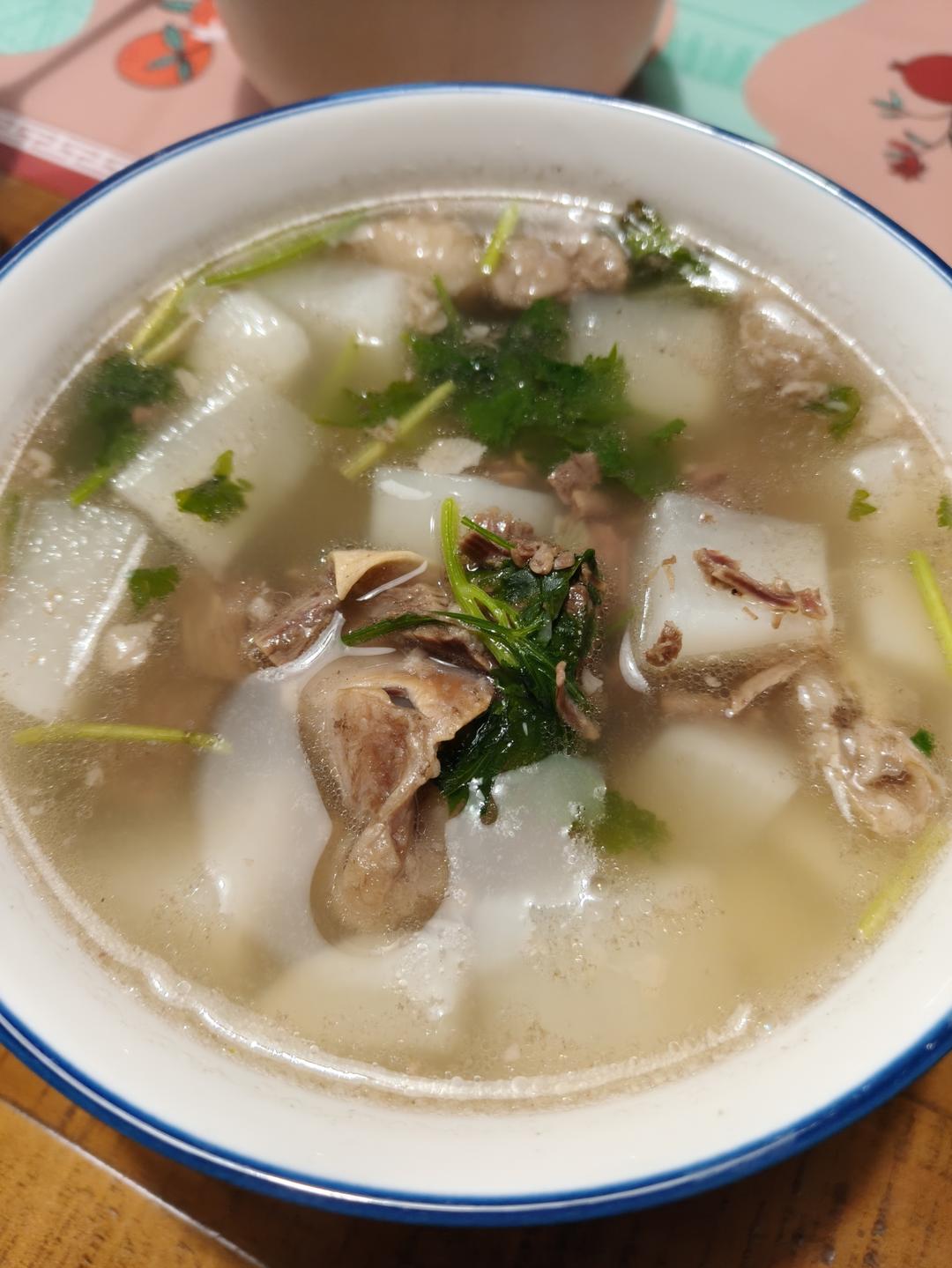 冬日限定——清炖萝卜牛腩（照例附蘸料）