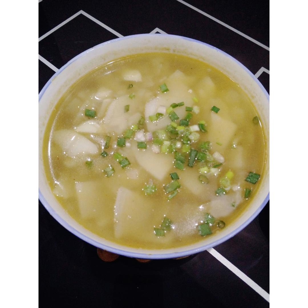 羊咩咩哒啦哒啦做的葱香土豆汤