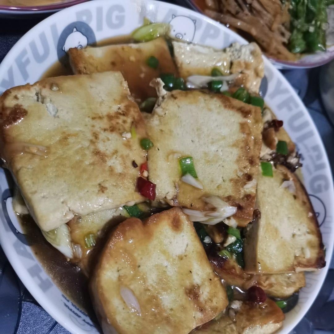 厨师长教你：“懒人烧豆腐”的家常做法，很简单懒人的做法，收藏
