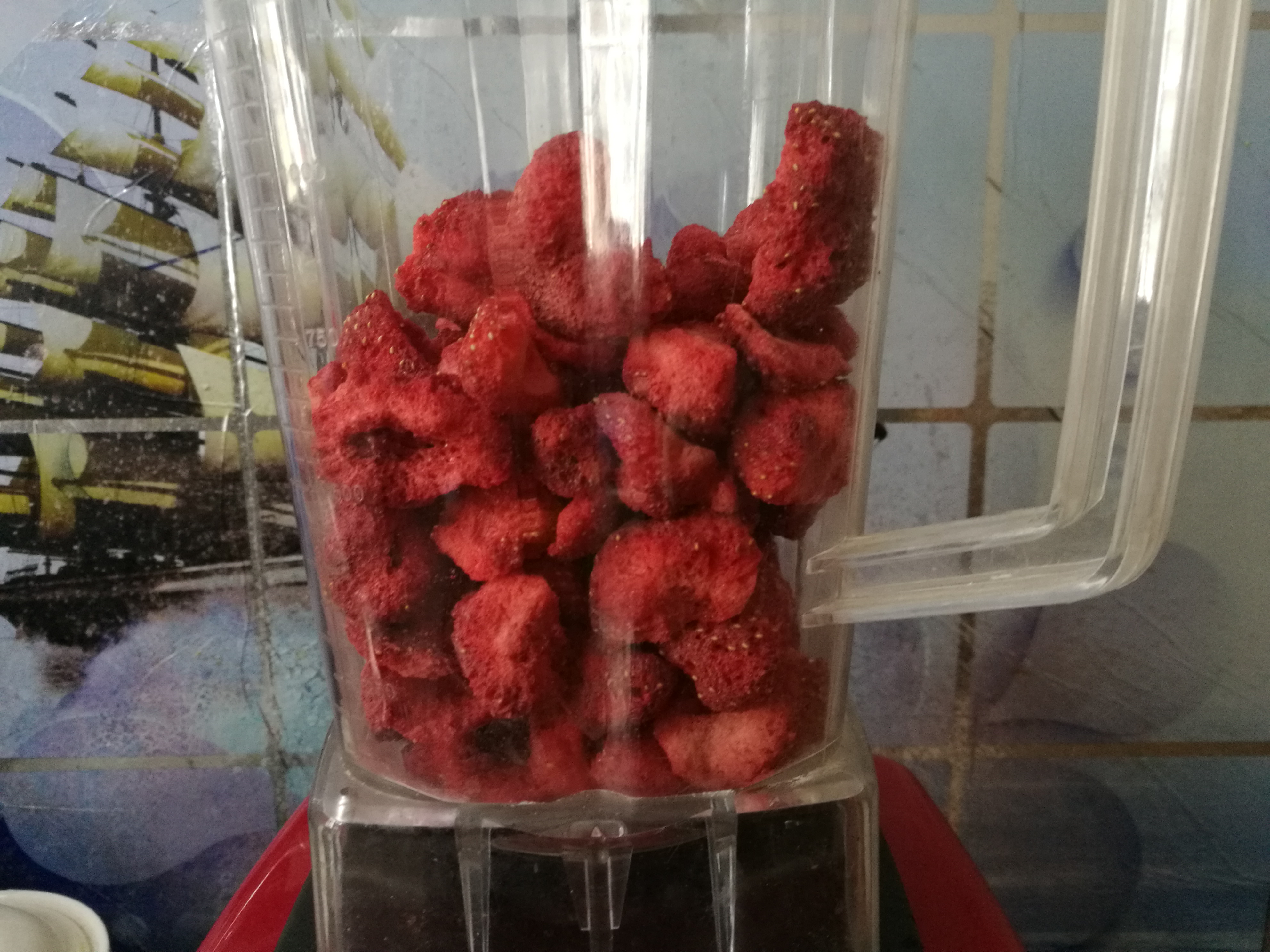 草莓脆牛轧糖的做法 步骤1