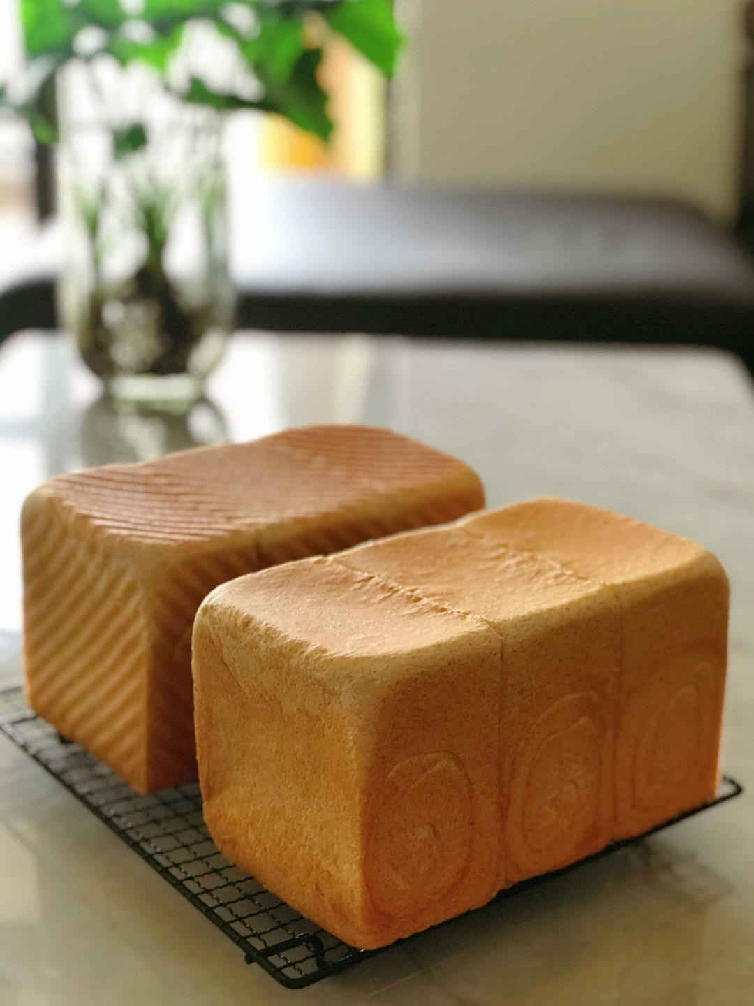 柔软的蜂蜜牛乳全麦吐司