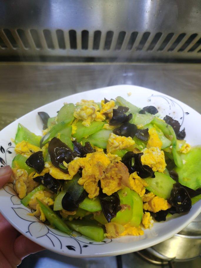 黄瓜木耳炒鸡蛋