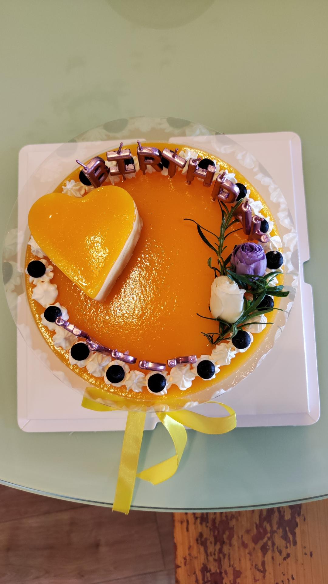 8寸镜面芒果慕斯蛋糕🍰，戚风蛋糕打底
