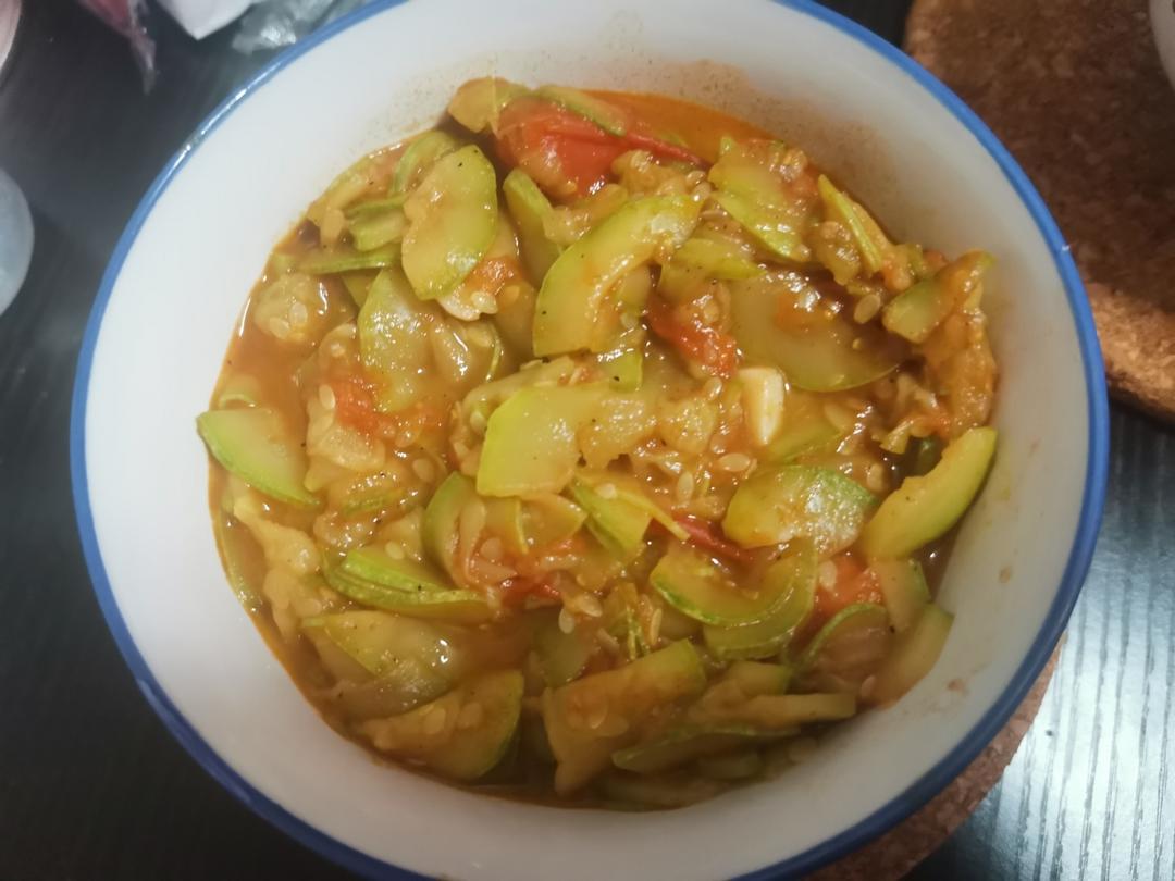 西红柿炒西葫芦
