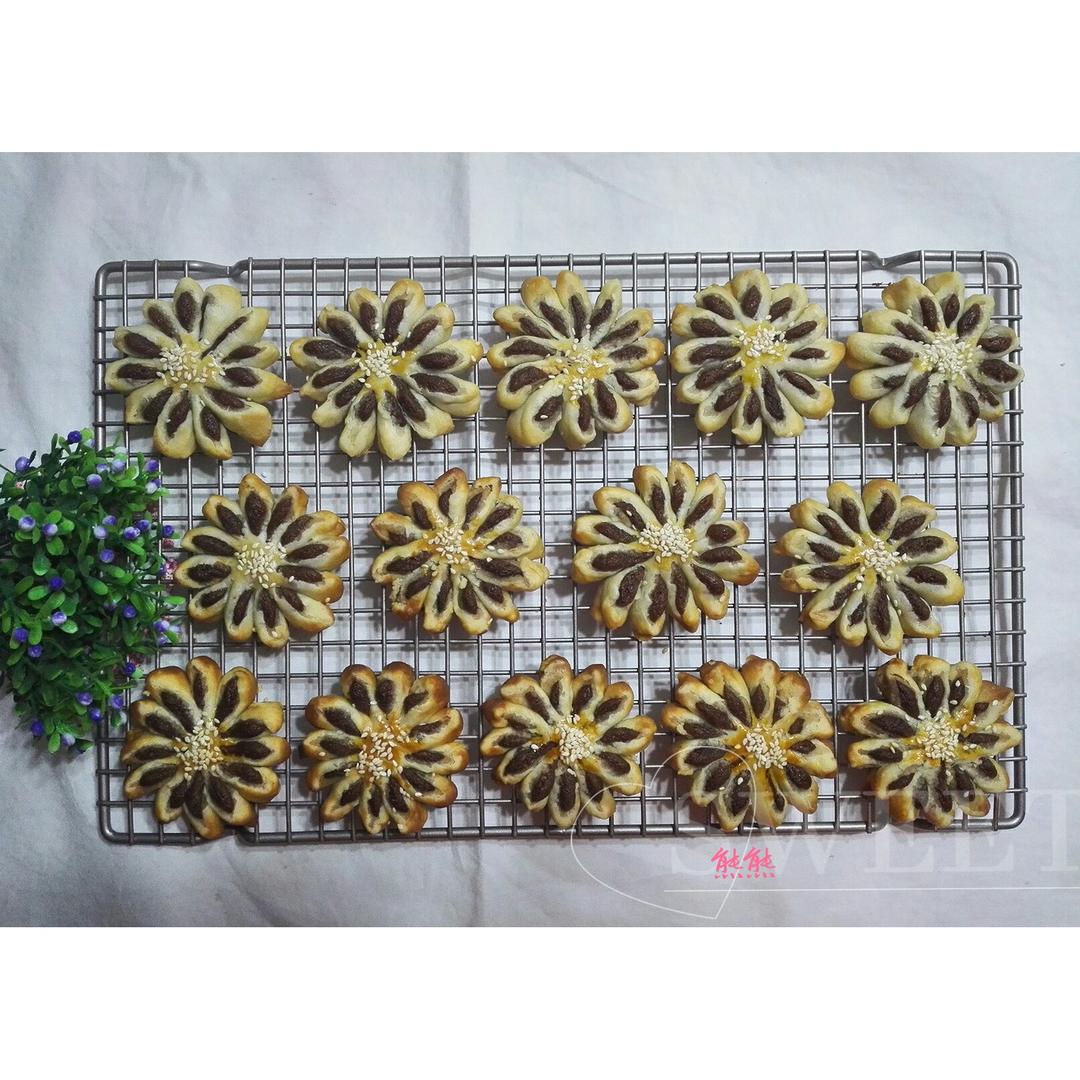 猪油版的各种酥（叉烧酥 紫荆花酥 菊花酥 元宝酥 ）