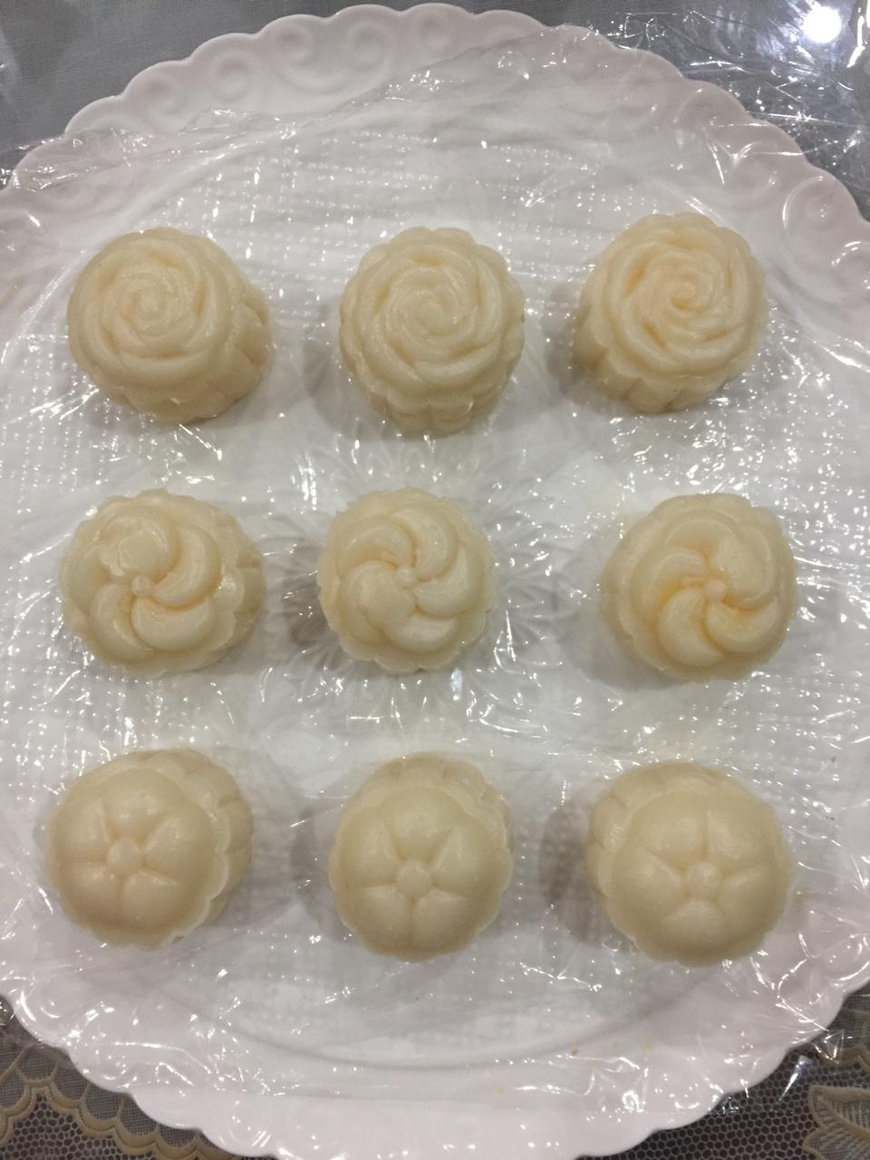 芒果芝士冰皮月饼