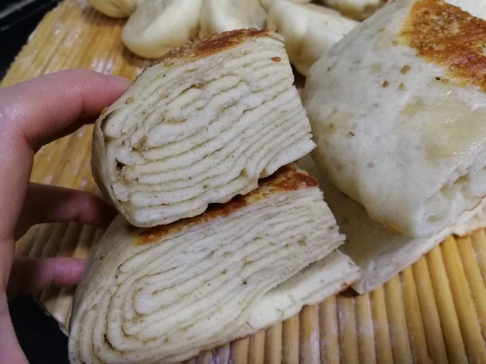 芝麻发面千层饼 柔软层多 做法简单 附细节视频详解