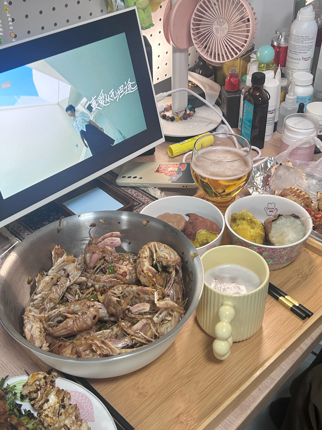 无油炸版的椒盐皮皮虾和巧拨虾壳的方法