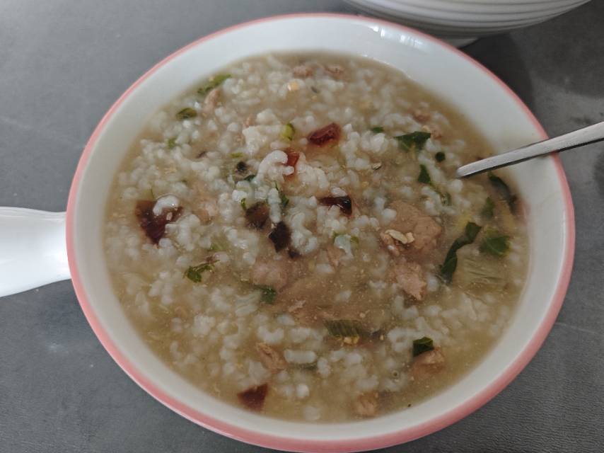 妈妈👩教我做的皮蛋瘦肉粥🥣简单快捷美味😋