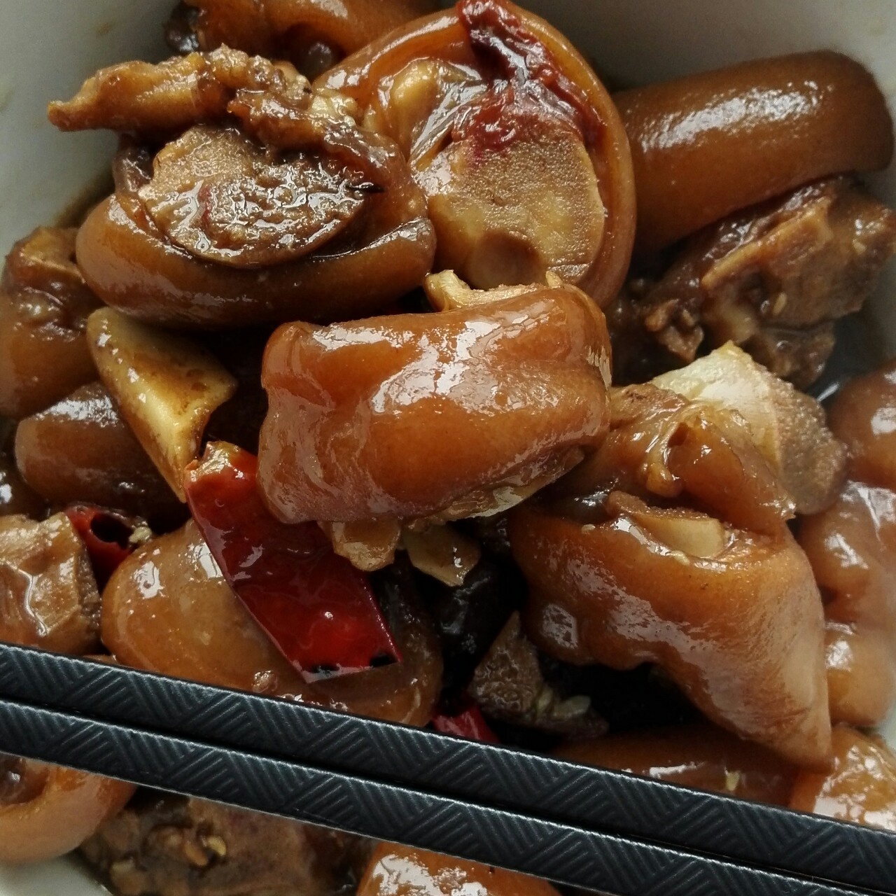 招财手（红烧猪手）