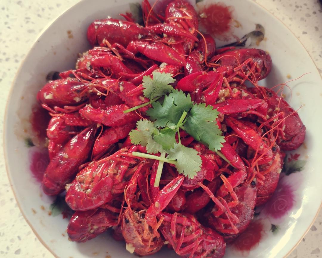 黄油蒜蓉小龙虾