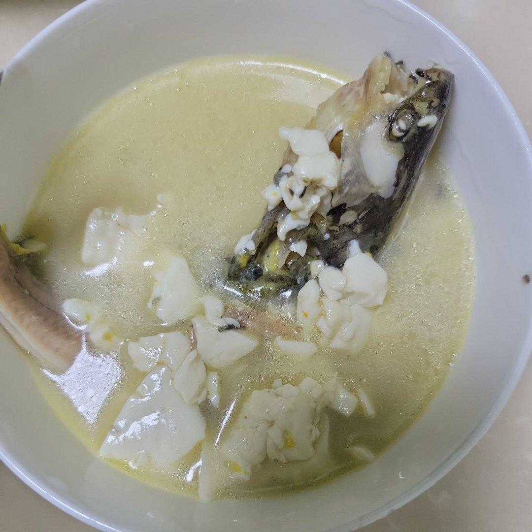 昂刺鱼豆腐汤（黄辣丁）