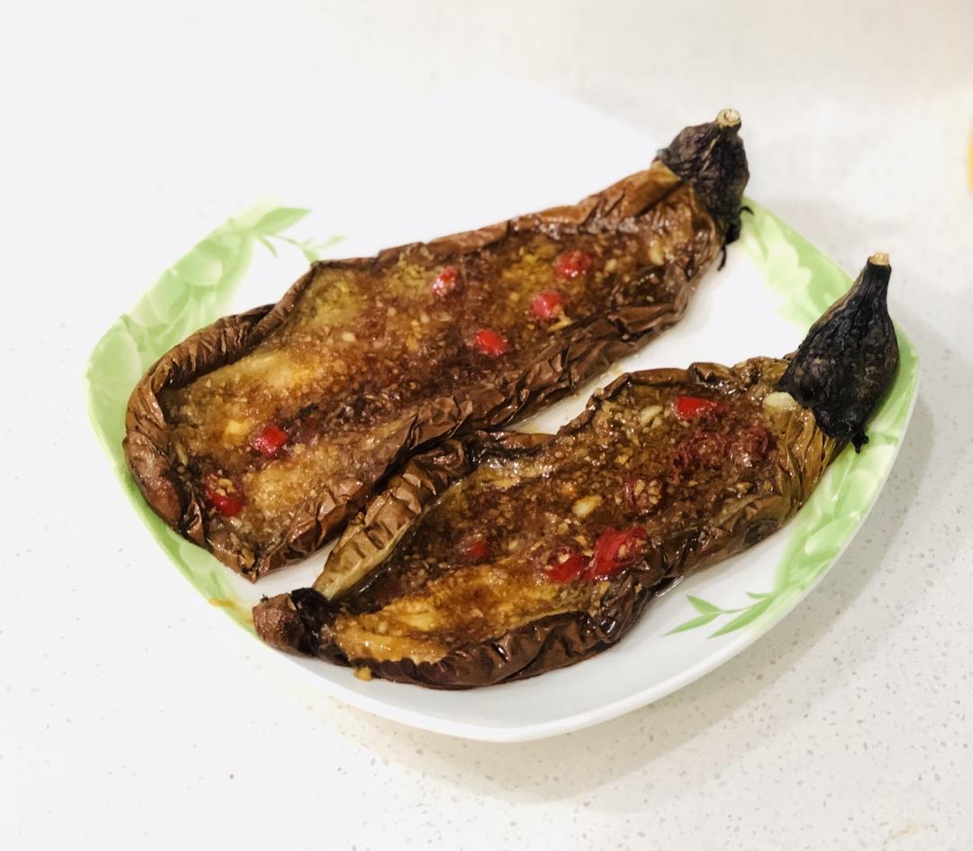 《Tinrry+》烤箱菜：蒜香烤茄子