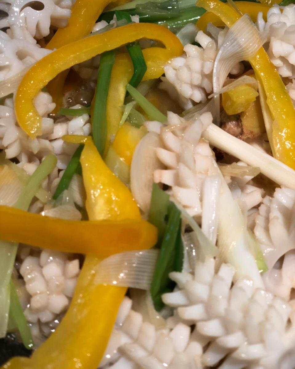 清炒墨鱼花（视频）