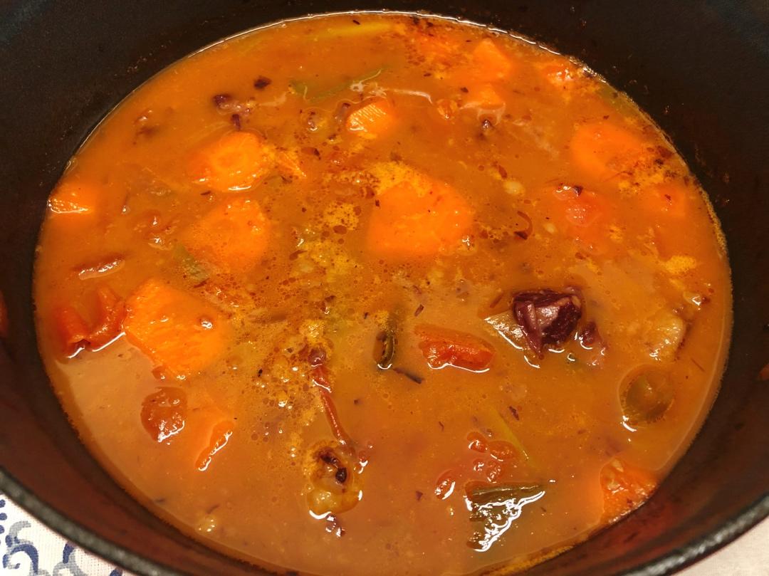 番茄红酒炖牛肉（铸铁锅版）