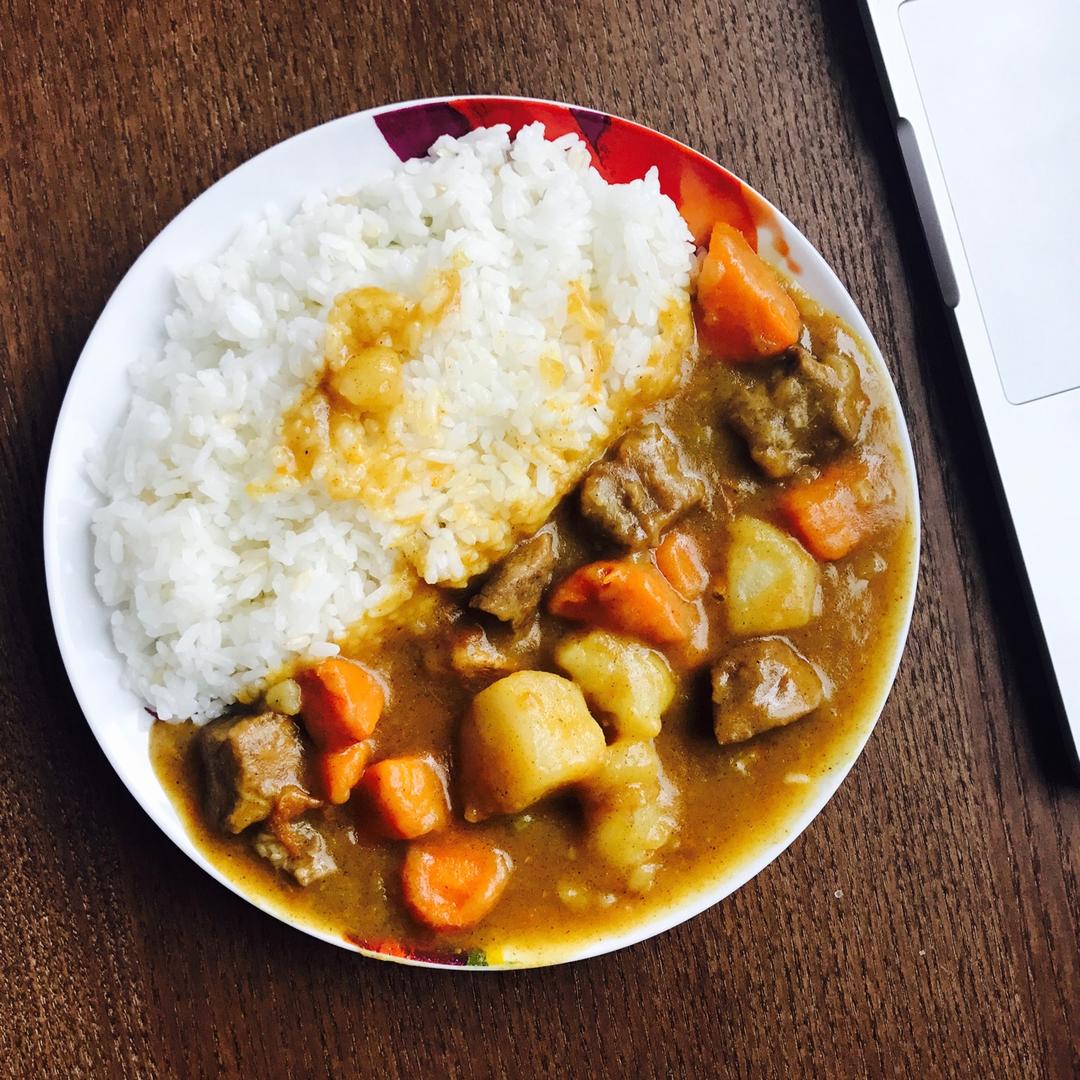 日式咖喱牛腩