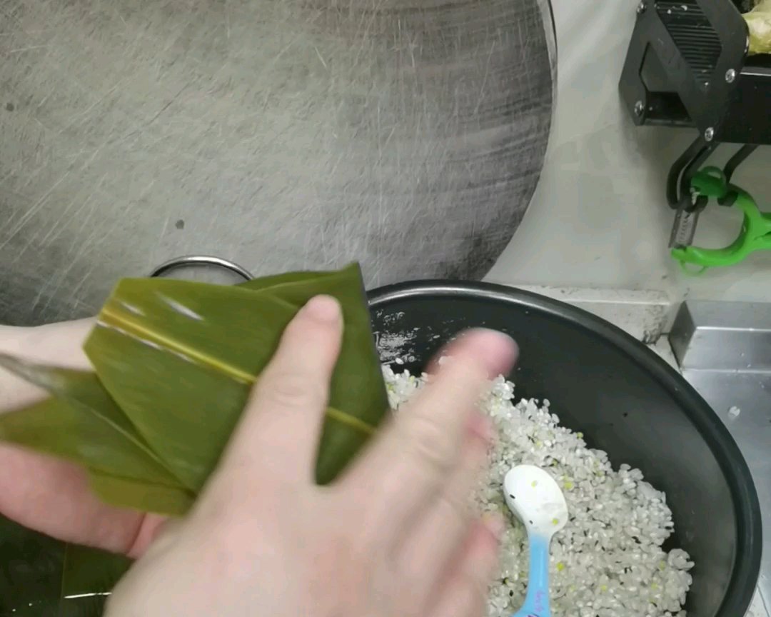 最好吃的广式粽子的做法 步骤13