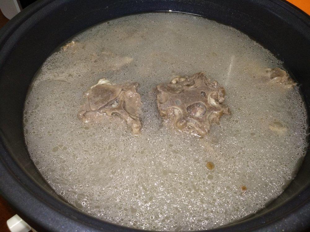 白汤羊蝎子炖萝卜