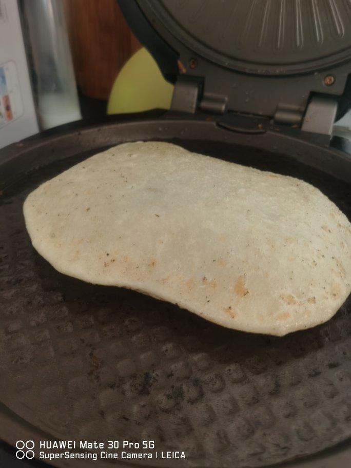 张张都鼓大泡的鸡蛋灌饼这样做不鼓大泡都难