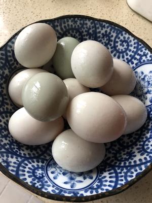 保鲜膜咸鸭蛋的做法 步骤3