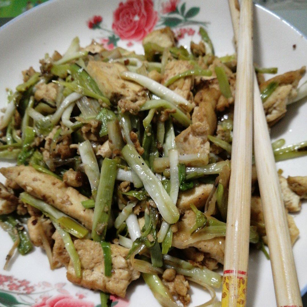 蒜黄炒豆腐