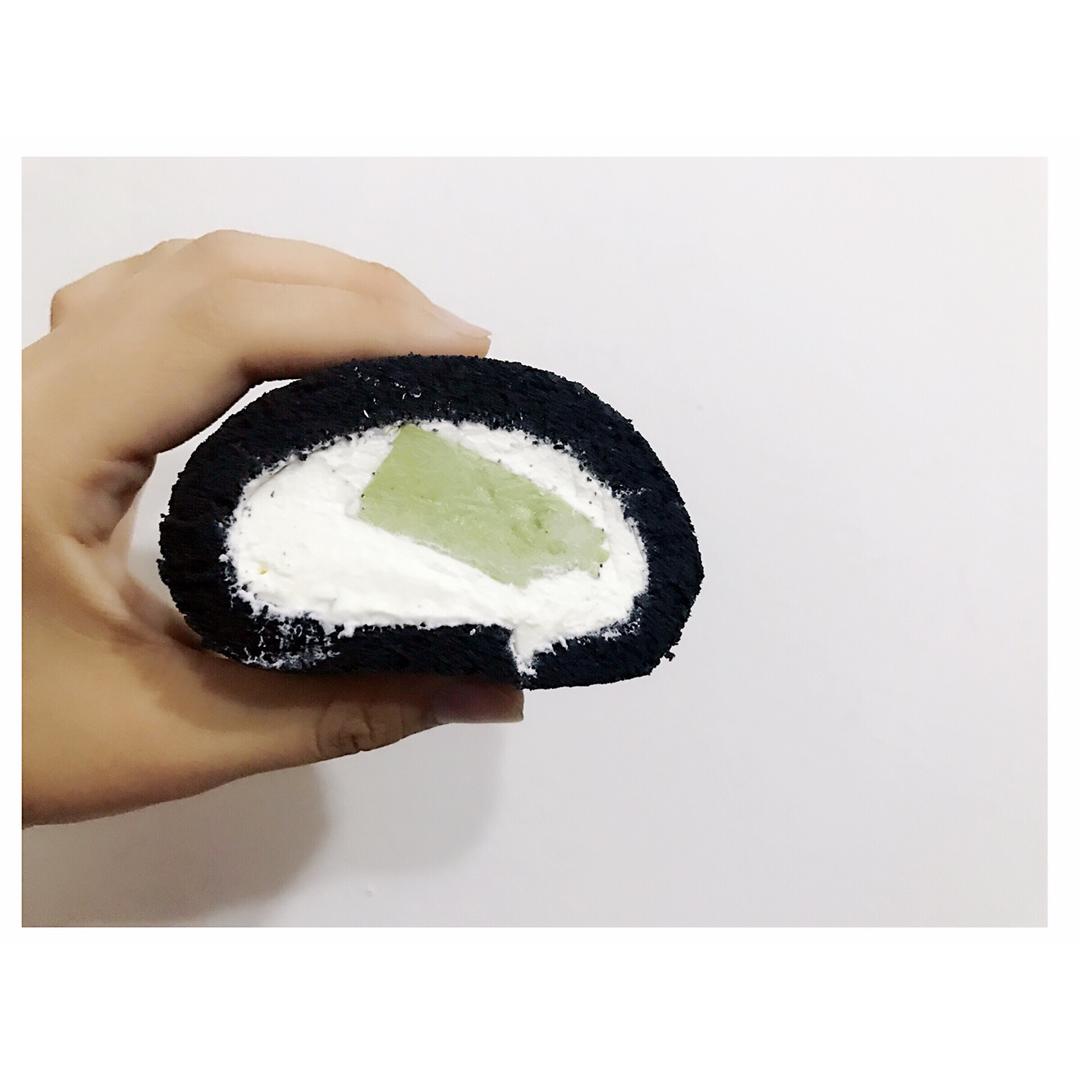 竹炭抹茶奶冻卷