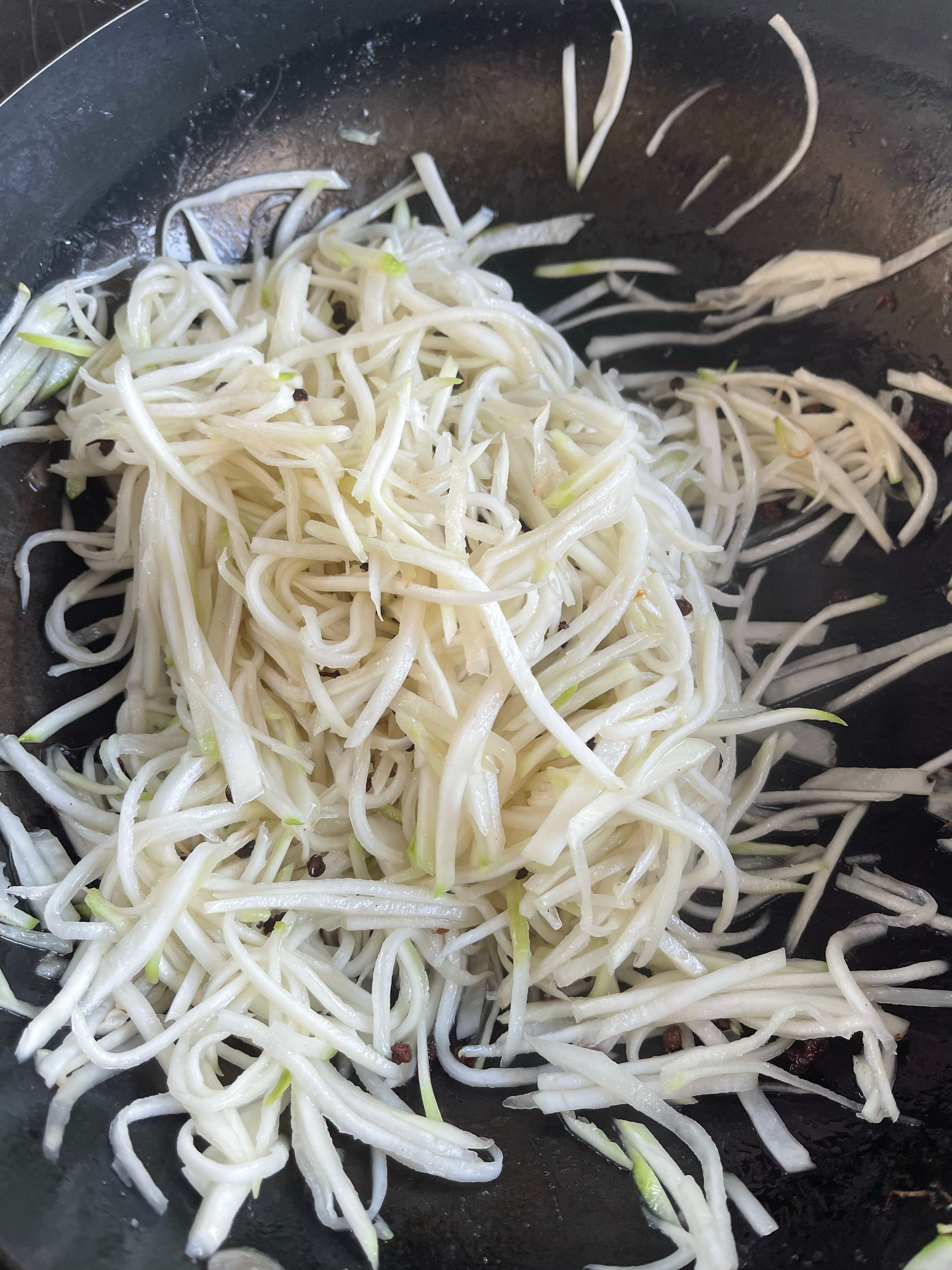 自制有芥末花生的芥菜丝咸菜的做法 步骤3