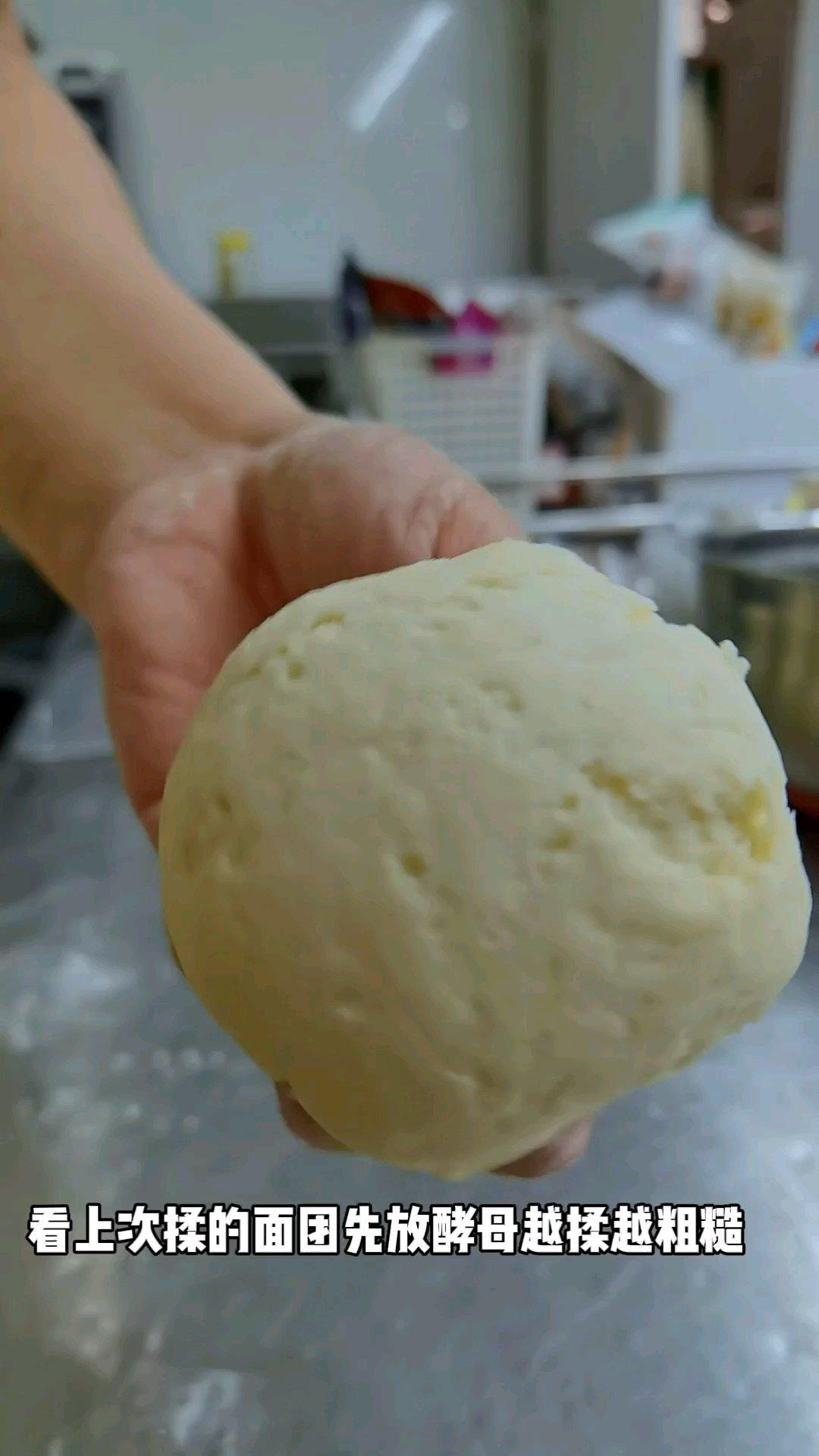 纯奶手撕吐司的做法 步骤1