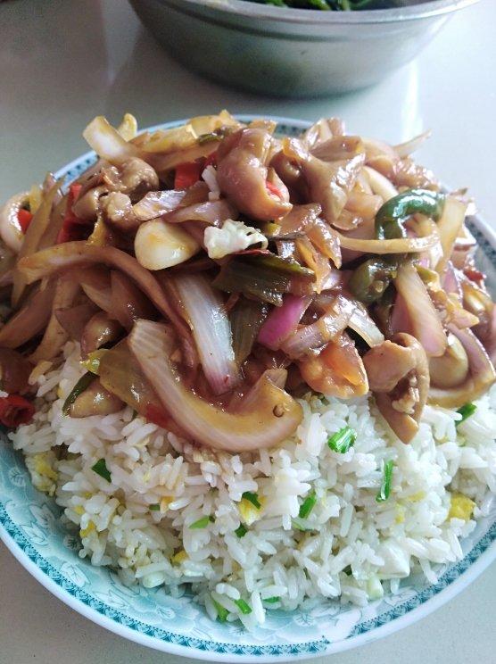 好吃到爆火爆肥肠