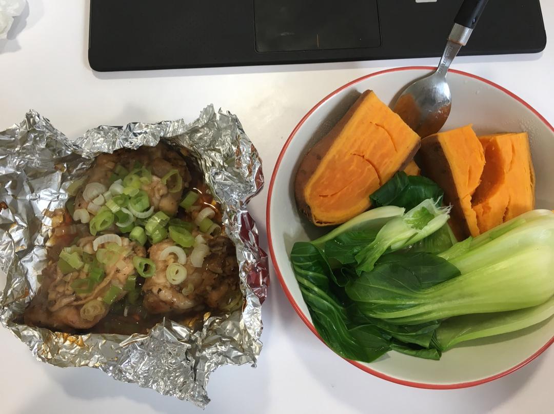 蒜香鸡腿排