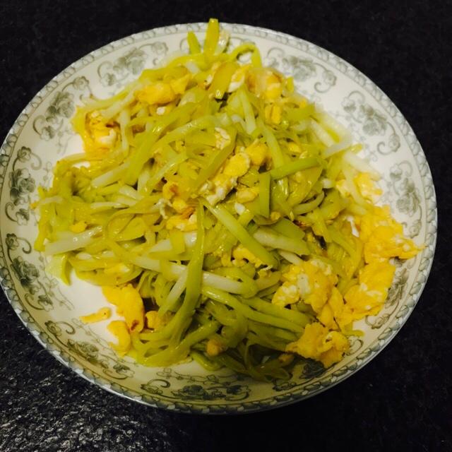 蒜薹炒蛋